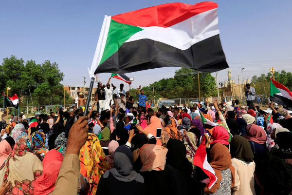 Sudan'da muhalefet 'anayasa bildirisi' görüşmelerinin ertelenmesini istedi