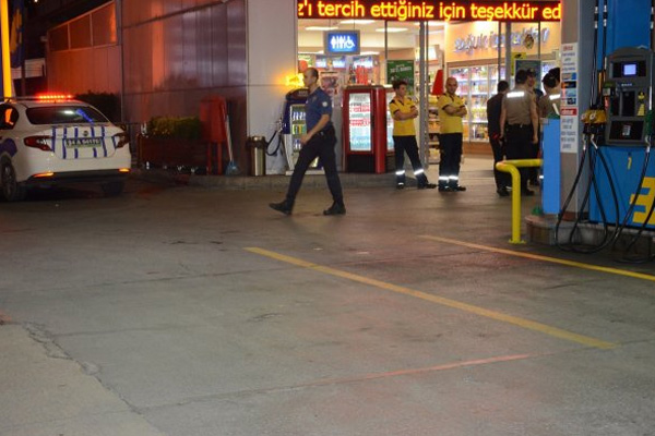 Pendik'te akaryakıt istasyonunda silahlı soygun