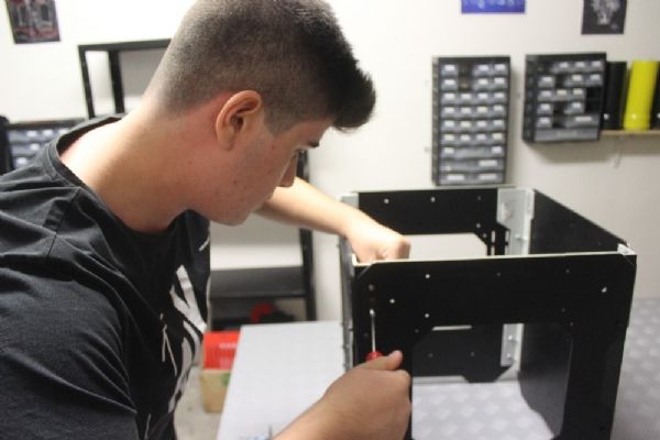 Genç yaşında yüzde doksanı yerli 3 boyutlu yazıcı üretip bütün Türkiye'ye satıyor