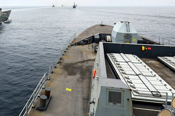 İngiltere'den petrol tankerini alıkoyan İran'a 'tehlikeli yol' mesajı