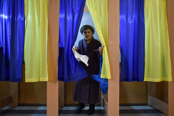 Ukrayna sandık başına gidiyor