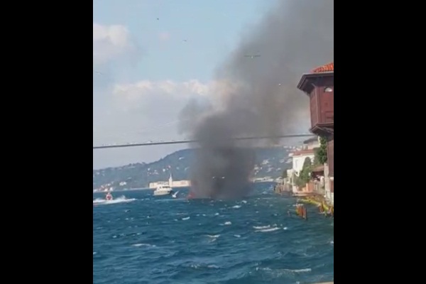 İstanbul'da teknede yangın
