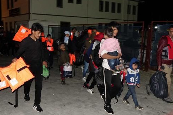 Çanakkale'de 32 göçmen daha yakalandı