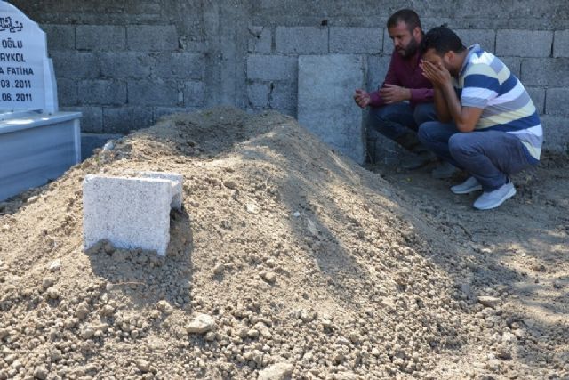 Sulama kanalına düşen anne ve çocuklarını kurtaran 'kahraman' toprağa verildi