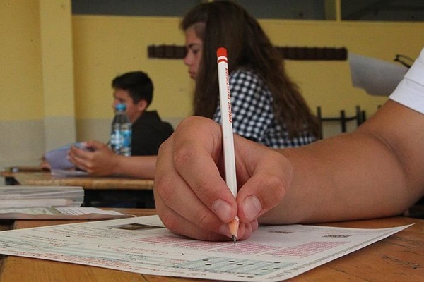 LGS'de boş kontenjanlar ve taban puanları açıklandı