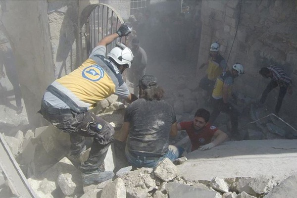 İdlib'e hava saldırılarında ölü sayısı yükseldi