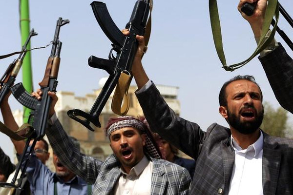 Husilerden Suudi Arabistan'daki hava üssüne saldırı