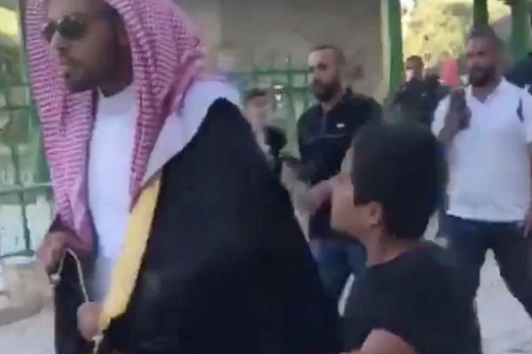 İsrail, Suudi gazeteciyi Harem-i Şerif’ten çıkaran Filistinlilere ceza