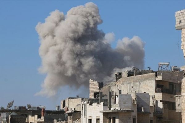 Esed rejimi ve Rusya İdlib’i bombalıyor: 12 ölü