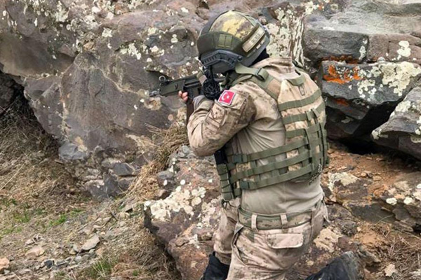 Hakkari'de 8 terörist öldürüldü