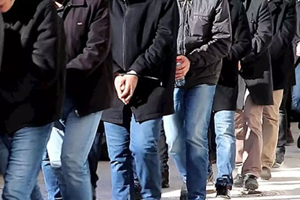 İstanbul'da sahte kimlik ve pasaport operasyonu: 161 kişi hakkında gözaltı kararı