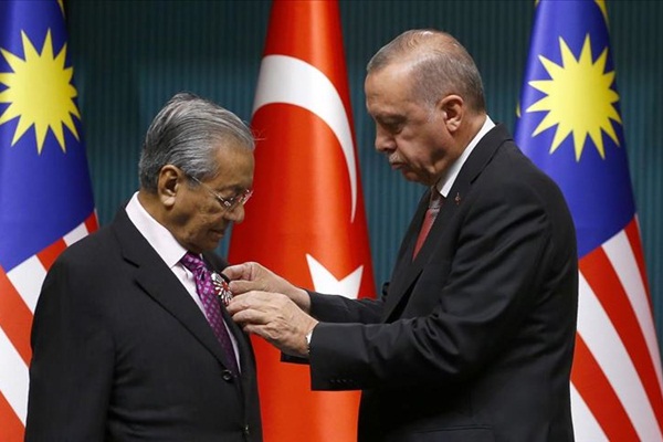 Mahathir'in Türkiye ziyareti Malezya basınında geniş yer buldu