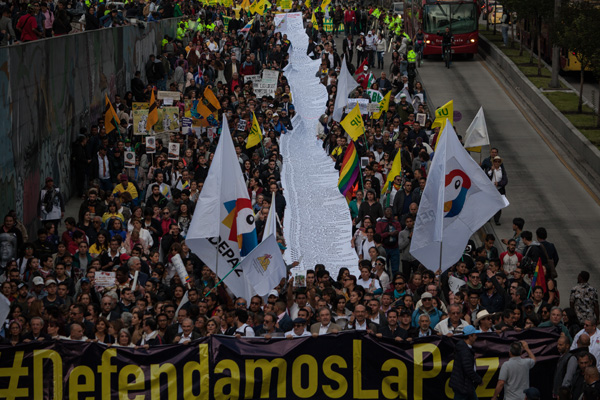 Kolombiya'da halk sokaklara indi