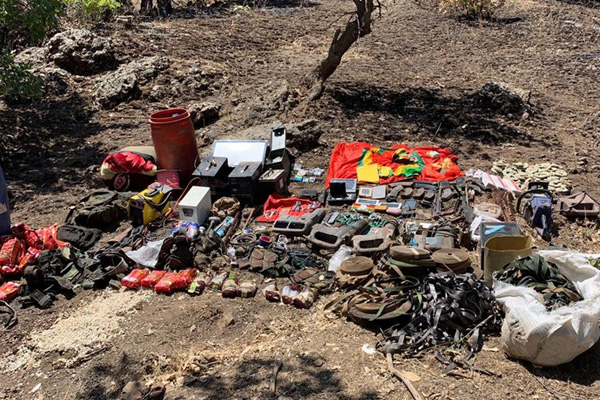 PKK’ya ait sığınaklar yerle bir edildi