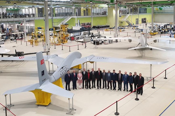 Erdoğan ve Mahathir, Baykar'ı ziyaret etti