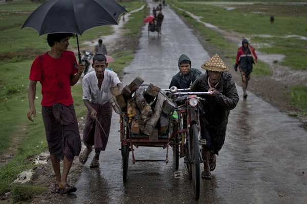Myanmar'da toprak kayması: 6 ölü, 12 kayıp
