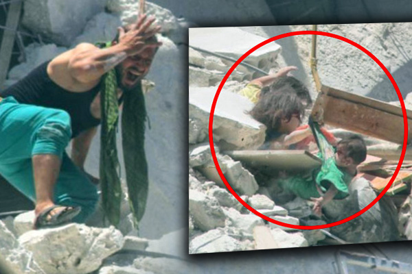 İdlib'den acı dolu fotoğraf: 5 yaşındaki Riham, 18 aylık kardeşini böyle kurtarmaya çalıştı