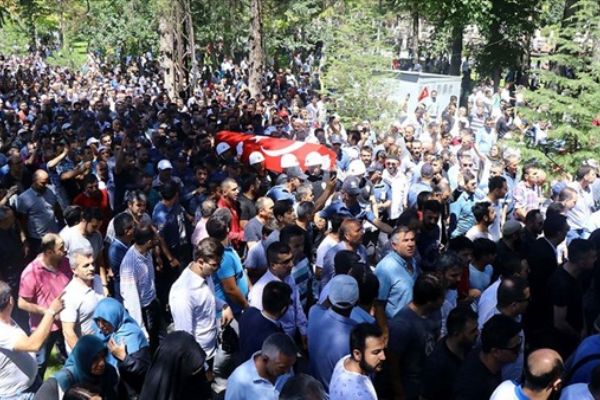 Şehit Uluçay son yolculuğuna uğurlandı