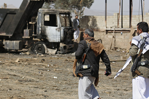 Husiler Abha Havalimanı'na saldırdı