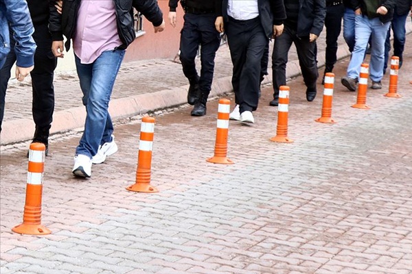 20'si muvazzaf 23 şüpheli hakkında FETÖ'den gözaltı kararı