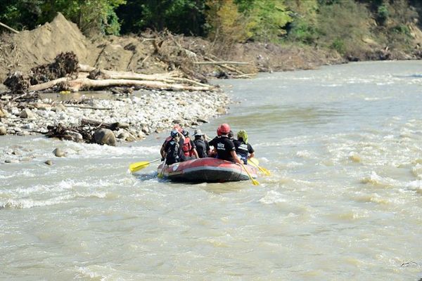 Düzce'deki aramalarda 'gönüllüler' yardıma koştu