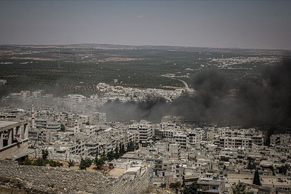 İdlib'e hava saldırılarında iki çocuk hayatını kaybetti