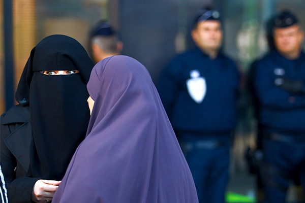 Avrupalıların özgürlüğü, Müslümanın başörtüsüne kadar!