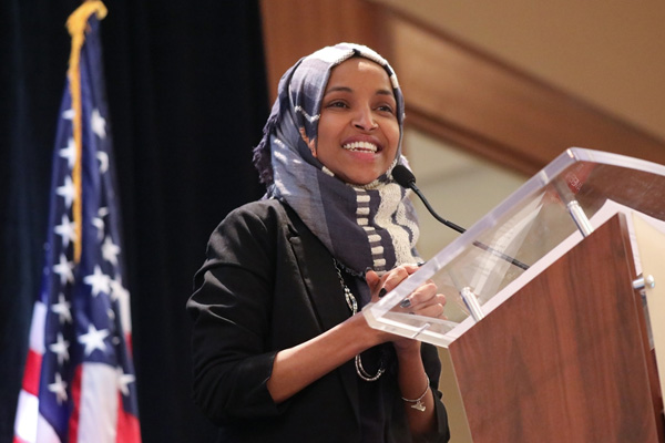 İlhan Ömer'den 'Onu geri gönder' sloganına cevap: Geri dönmekle kalmadık