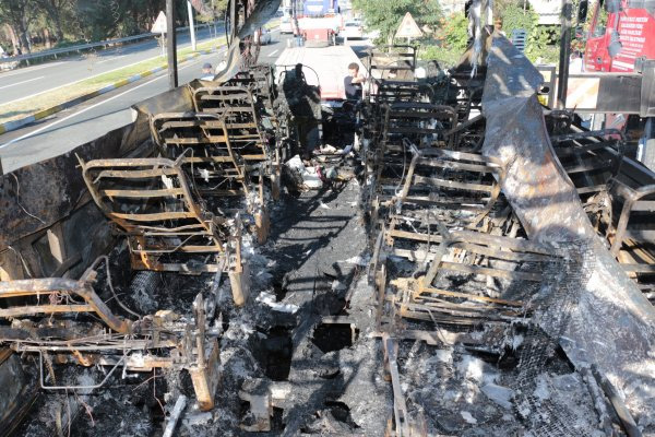 Balıkesir'de yanan otobüsün son hali