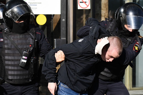 Rusya'daki protestolarda gözaltına alınan çocukların sayısı 7'ye çıktı