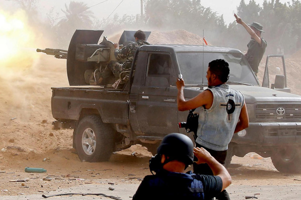 Hafter güçleri sivillere saldırdı! Çok sayıda ölü ve yaralı var