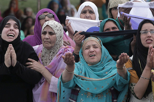 Müslümanlar zor durumda: Hindistan, Keşmir’in dünya ile iletişim ağlarını kesti!
