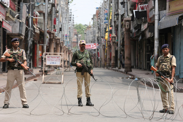 Çin'den Pakistan ve Hindistan'a çağrı