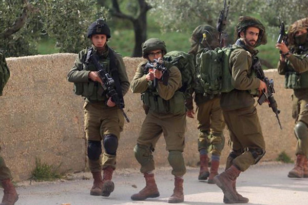 İsrail askerlerinden Gazze'ye otomatik silahlarla saldırı