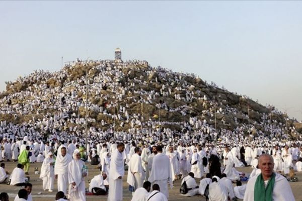 Hacı adayları Arafat'ta