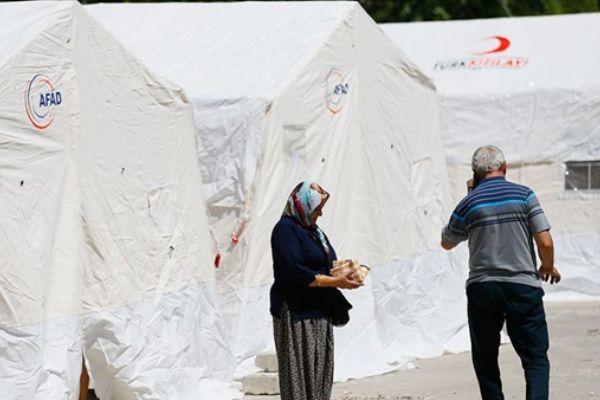 Denizli'deki depremin yaraları sarılıyor