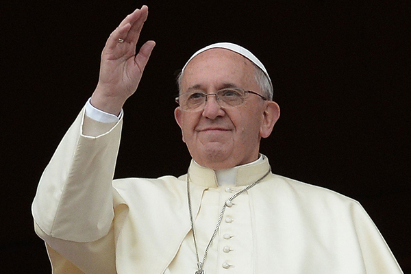 Papa’dan tepki: Avrupa’da yükselen aşırı milliyetçi akımların söylemleri Hitler’i anımsatıyor!