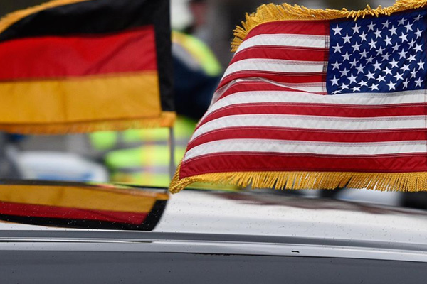 ABD tehdit etti, Alman hükümetini ikiye böldü