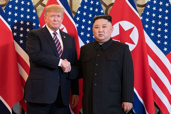 Trump: Kim füze denemeleri için özür diledi