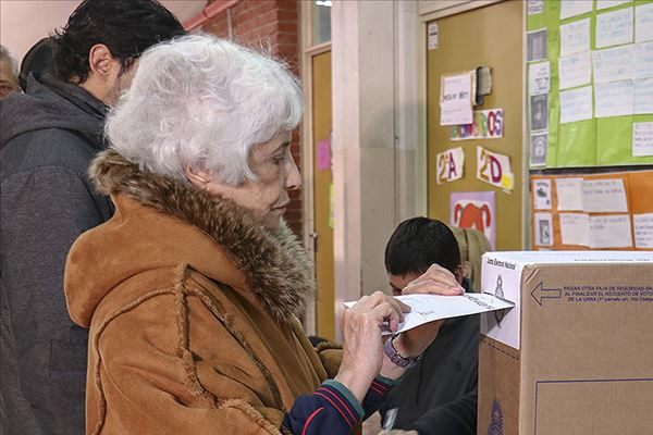 Arjantin'deki ön seçim sonuçları muhalefeti sevindirdi