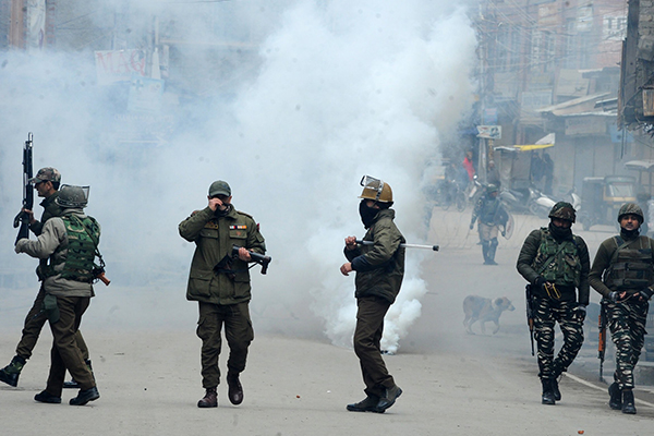 İsrail güçleri Batı Şeria'da 8 Filistinliyi gözaltına aldı