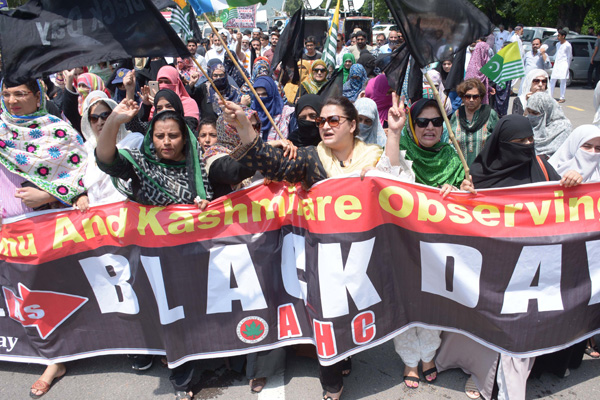 Hindistan Bağımsızlık Günü’nde Pakistan’da protesto