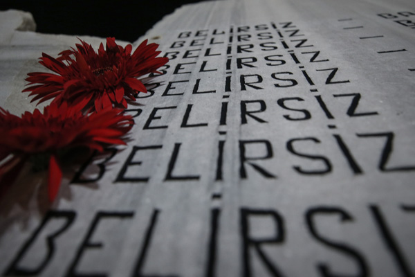 Marmara Depremi'nin üzerinden 20 yıl geçti: Hayatını kaybedenler anıldı