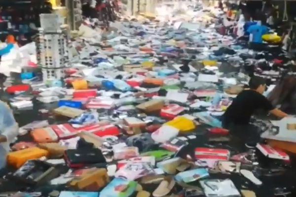 İstanbul'da sağanak yağış! Eminönü alt geçidini su bastı