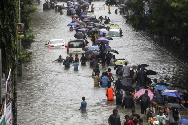 Hindistan'daki yağışların bilançosu: 57 ölü