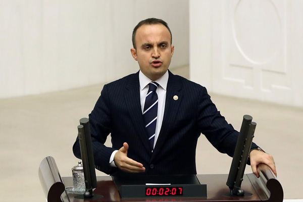 Bülent Turan: Belediyelere kayyum atanıyor, ilk tepki CHP'den geliyor