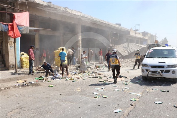 İdlib'e Esed rejimi ve Rus hava saldırıları sürüyor