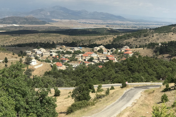 35 haneli mahalleden 25 doktor çıktı