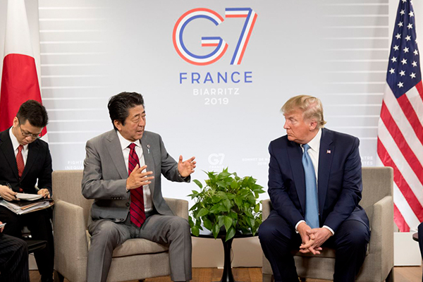 Trump’la- Abe'nin arasına Kim Jong Un girdi!