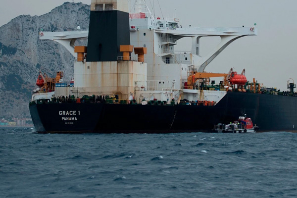 Krize neden olan İran tankerindeki petrol satıldı